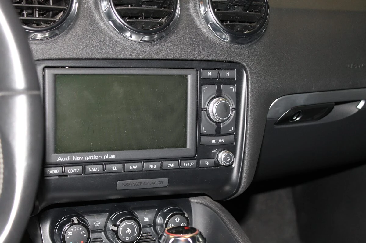 Audi TTS : autoradio GPS Kenwood avec Spotify, USB et Bluetooth