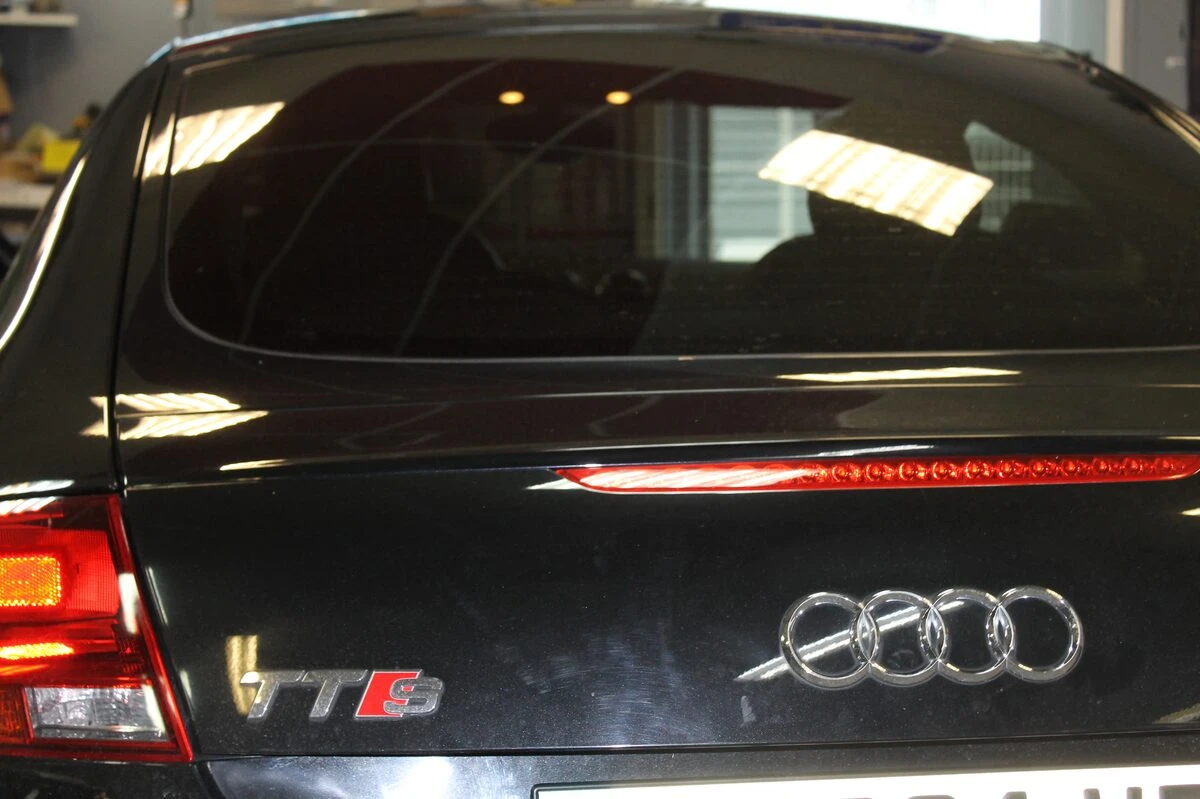 Audi TTS : autoradio GPS Kenwood avec Spotify, USB et Bluetooth