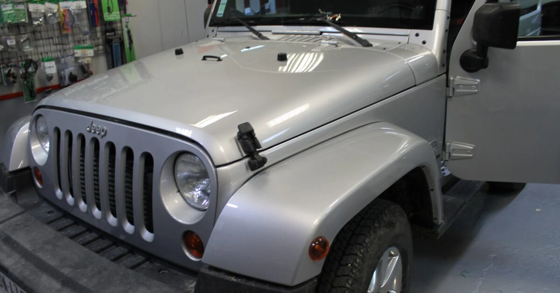 Jeep Wrangler : GPS Kenwood, Apple CarPlay et navigation