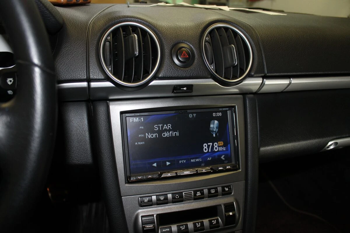 Porsche Boxster S : autoradio GPS Alpine avec navigation Europe et radars