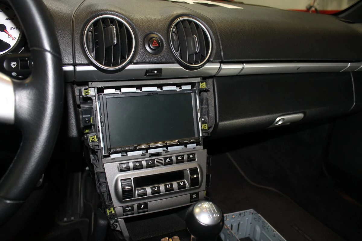 Porsche Boxster S : autoradio GPS Alpine avec navigation Europe et radars