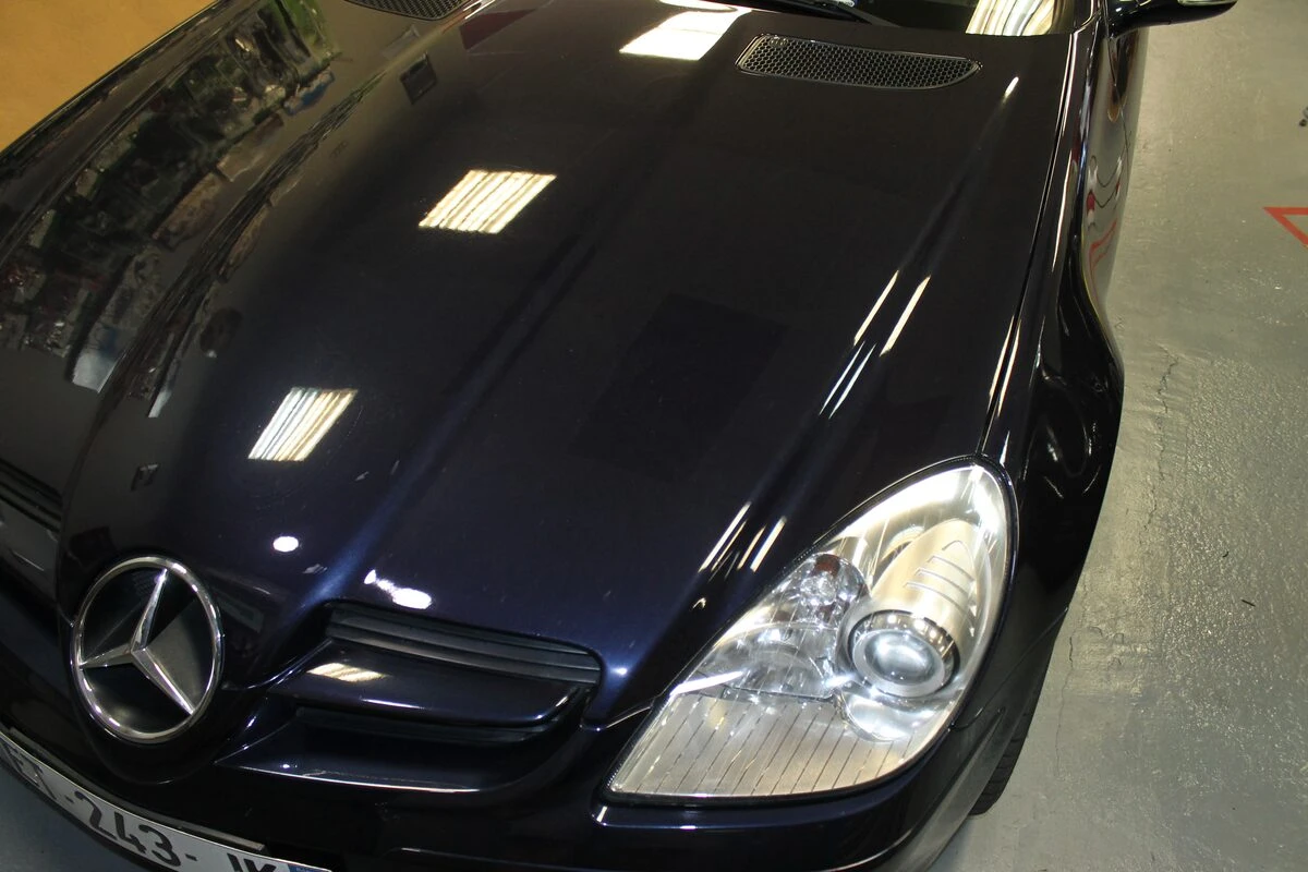 Mercedes SLK 200 : Kenwood DNX5190DAB, caméra de recul et ampli à fibre conservé