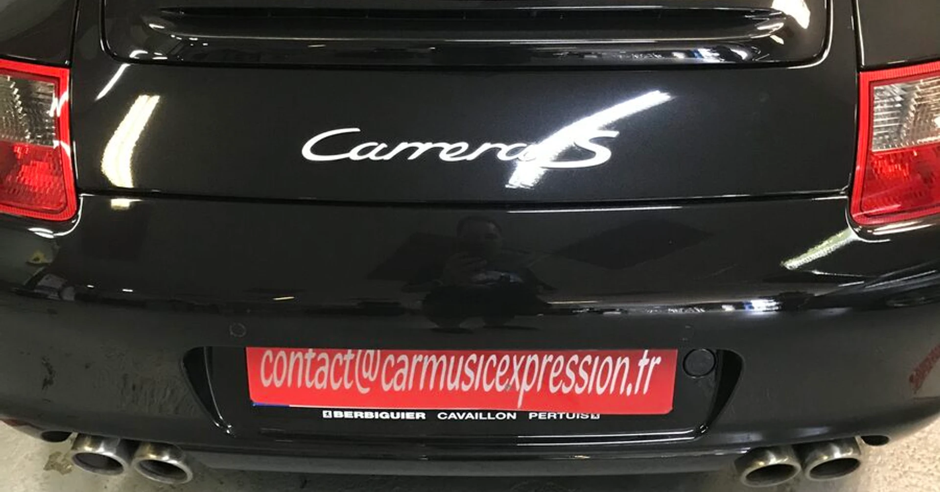 Porsche 997 : création de l'option changeur CD d'origine