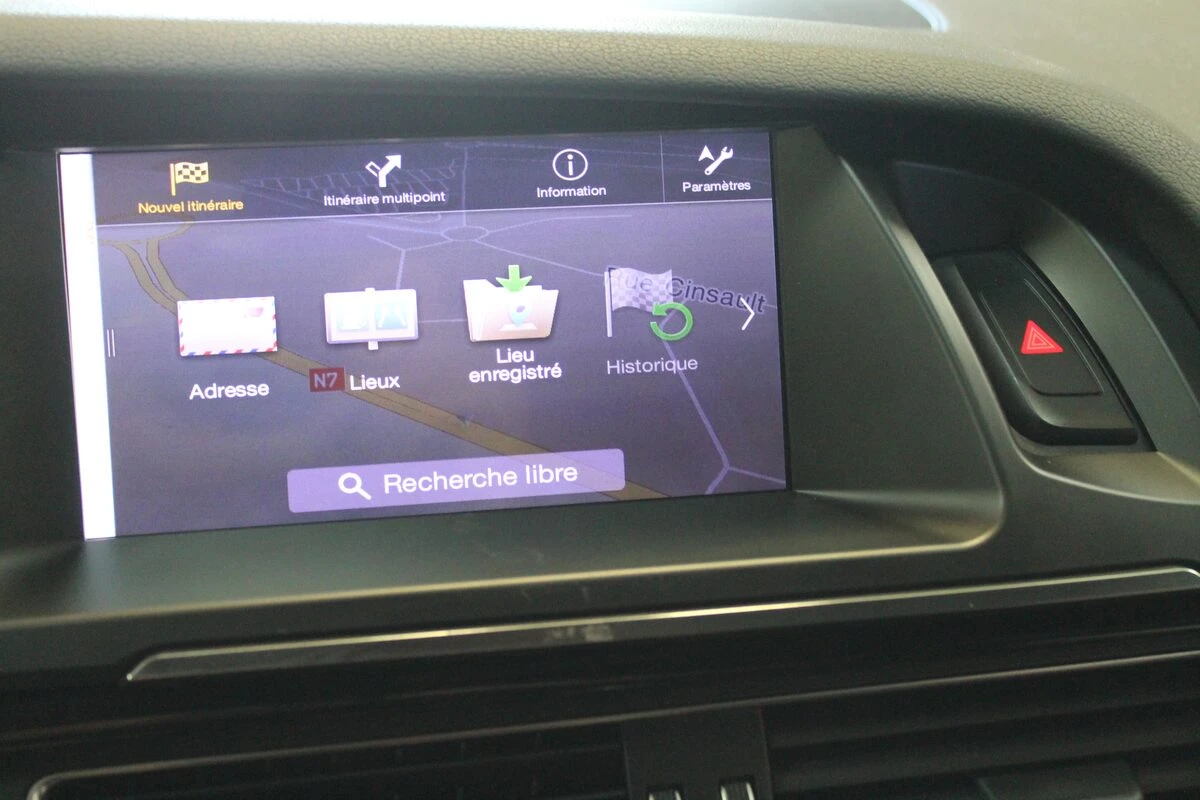 Audi RS4 : Alpine X703D-A4 avec ampli Bose conservé