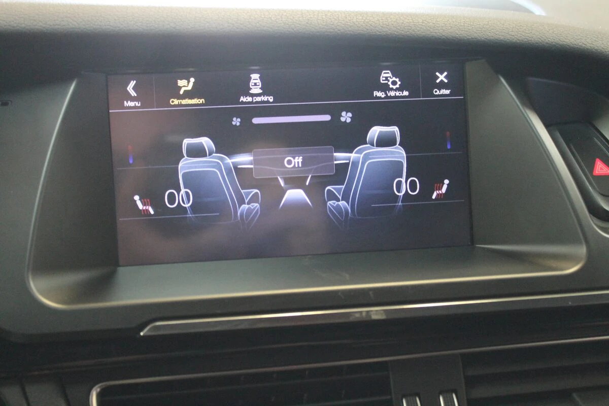 Audi RS4 : Alpine X703D-A4 avec ampli Bose conservé