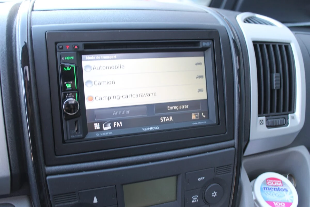Camping-car Dethleffs sur Ducato 2019 : GPS Kenwood DNX451RVS paramétré
