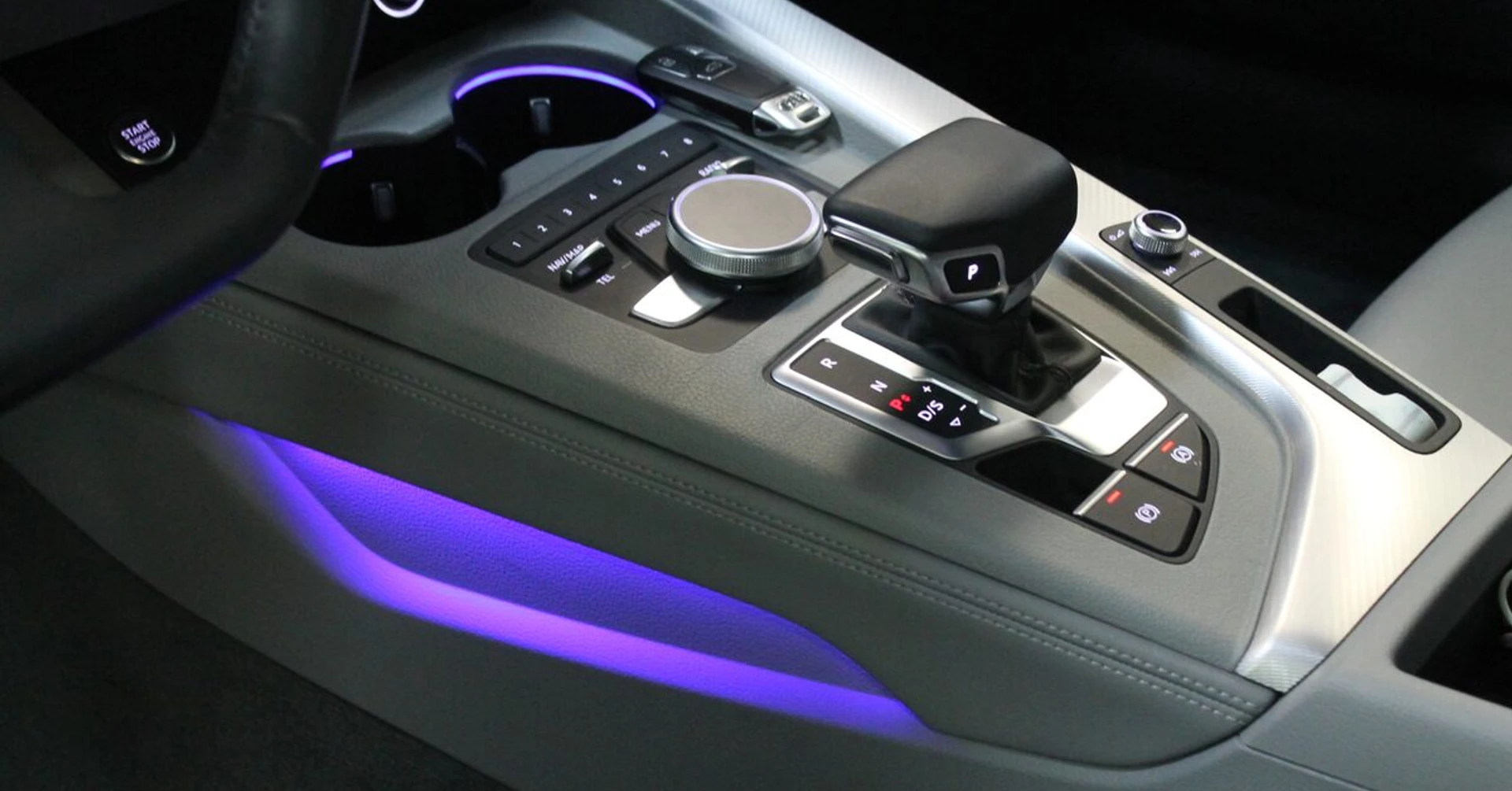 Audi A5 : console centrale neuve en cuir teinte d'origine