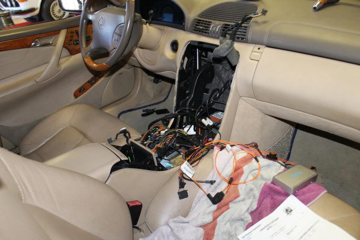 Mercedes CL500 : autoradio Kenwood sur système Bose à fibre optique