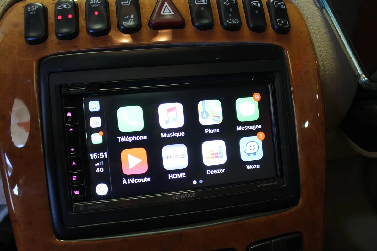 Mercedes CL500 : autoradio Kenwood sur système Bose à fibre optique
