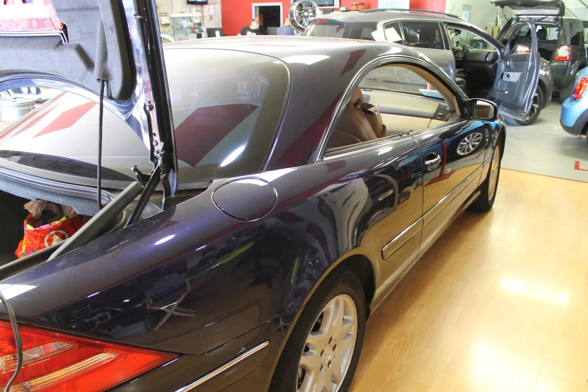 Mercedes CL500 : autoradio Kenwood sur système Bose à fibre optique