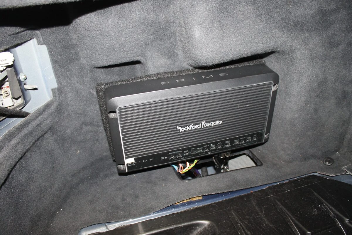 Mercedes CL500 : autoradio Kenwood sur système Bose à fibre optique