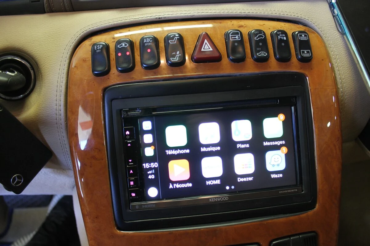 Mercedes CL500 : autoradio Kenwood sur système Bose à fibre optique