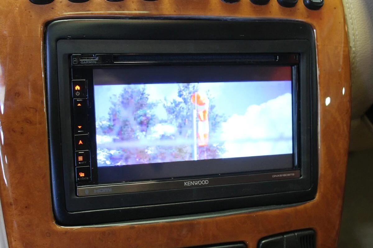 Mercedes CL500 : autoradio Kenwood sur système Bose à fibre optique