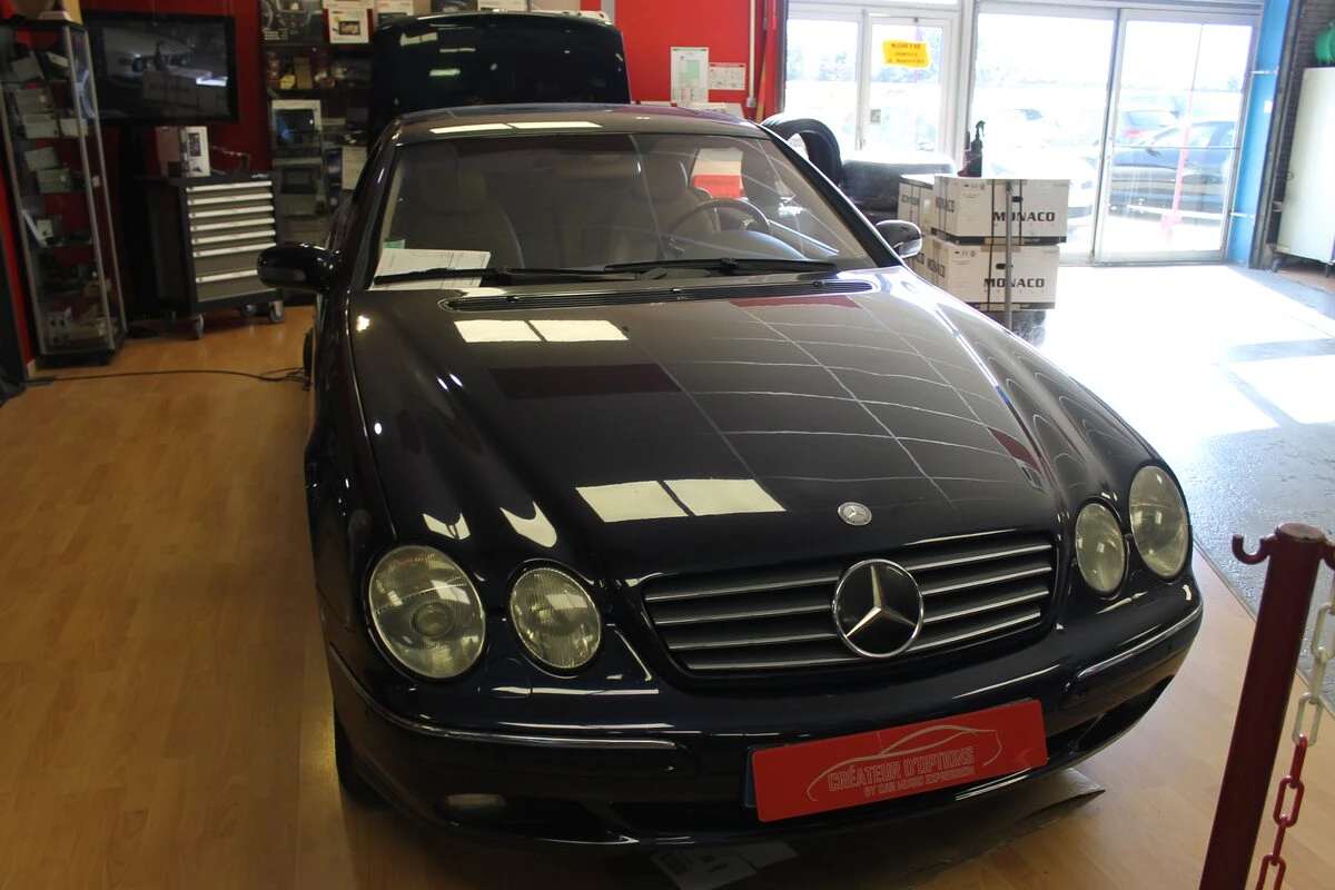 Mercedes CL500 : autoradio Kenwood sur système Bose à fibre optique