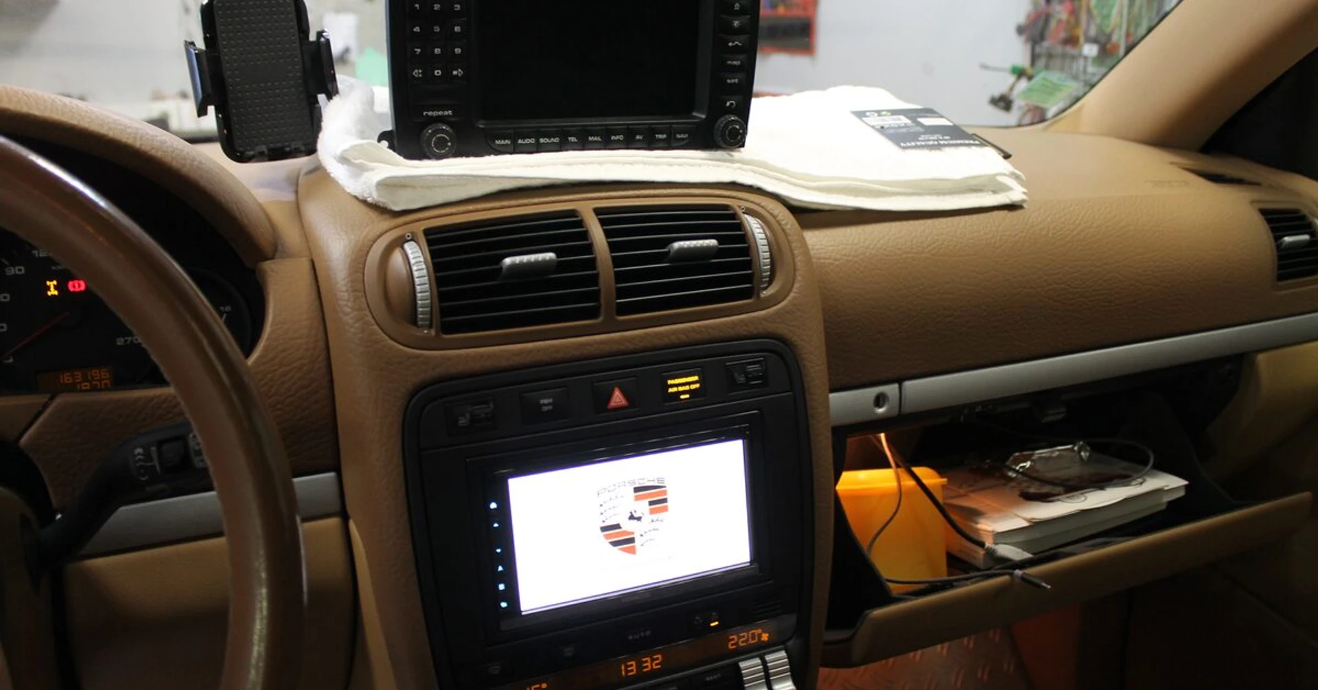 Porsche Cayenne : autoradio Kenwood, CarPlay et GPS Europe