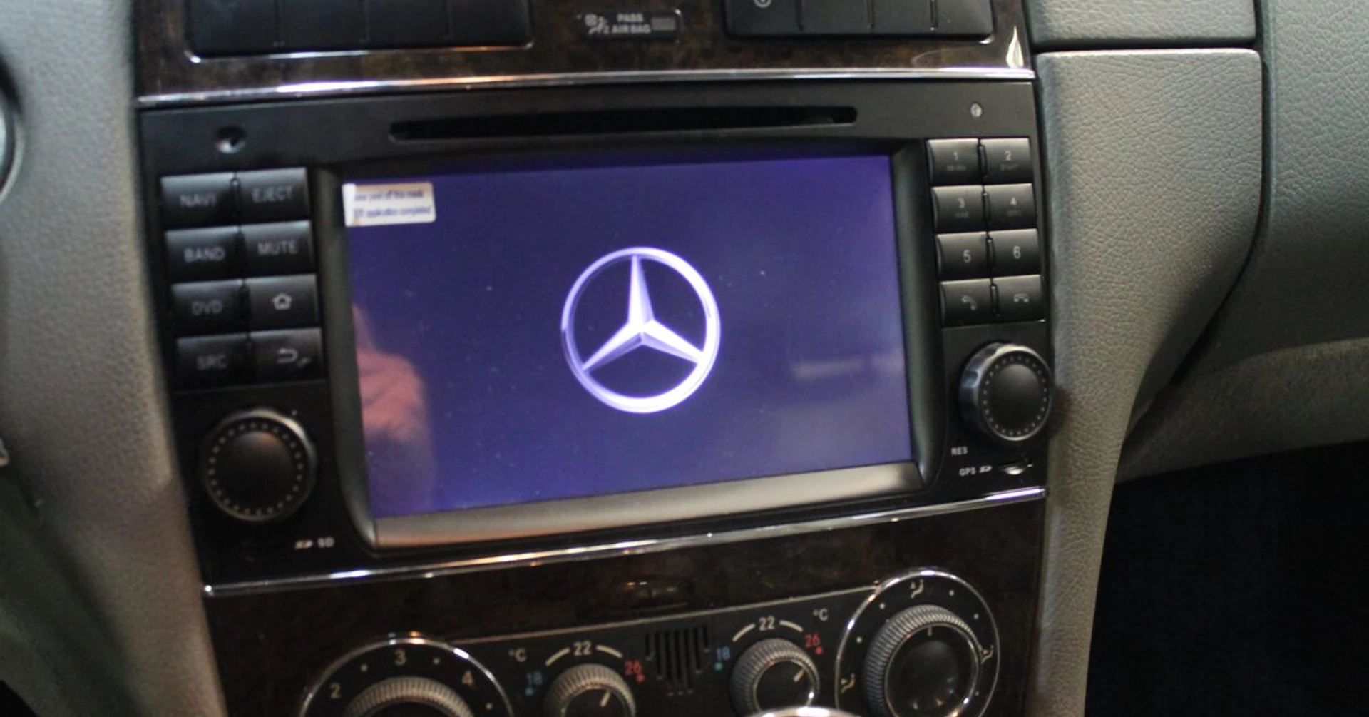 Mercedes CLK 320 : autoradio GPS Android et caméra de recul