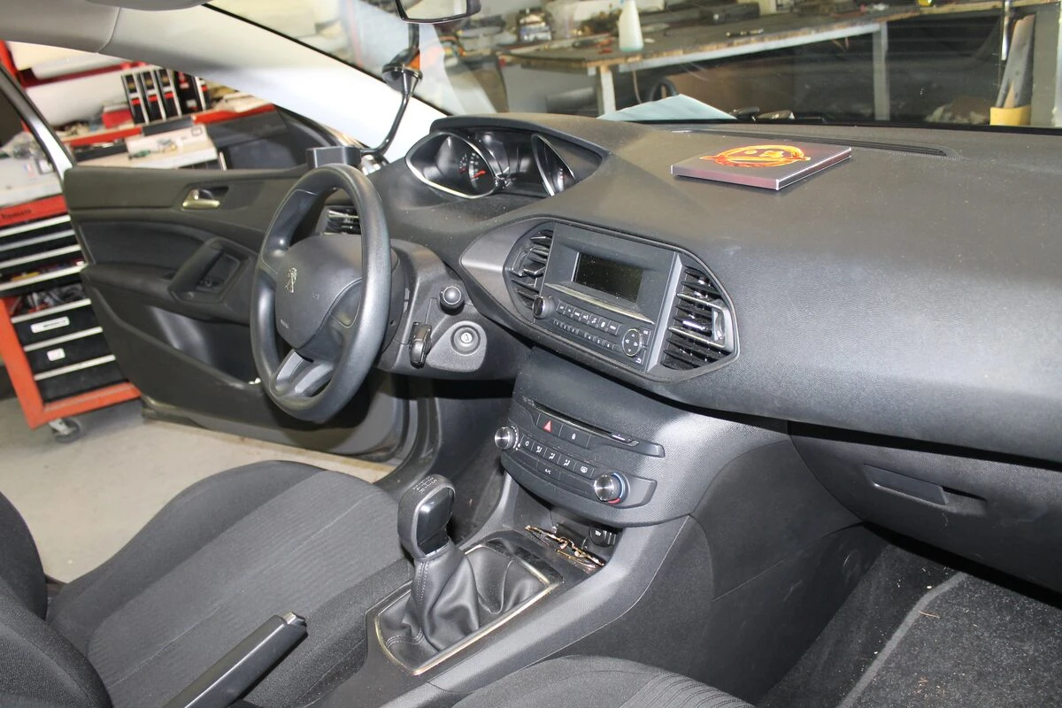 Peugeot : son amélioré avec ampli BLAM RA704DSP Pro et kits BLAM