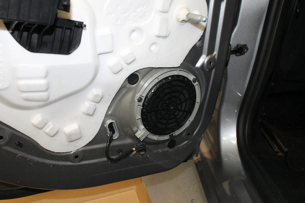 Peugeot : son amélioré avec ampli BLAM RA704DSP Pro et kits BLAM