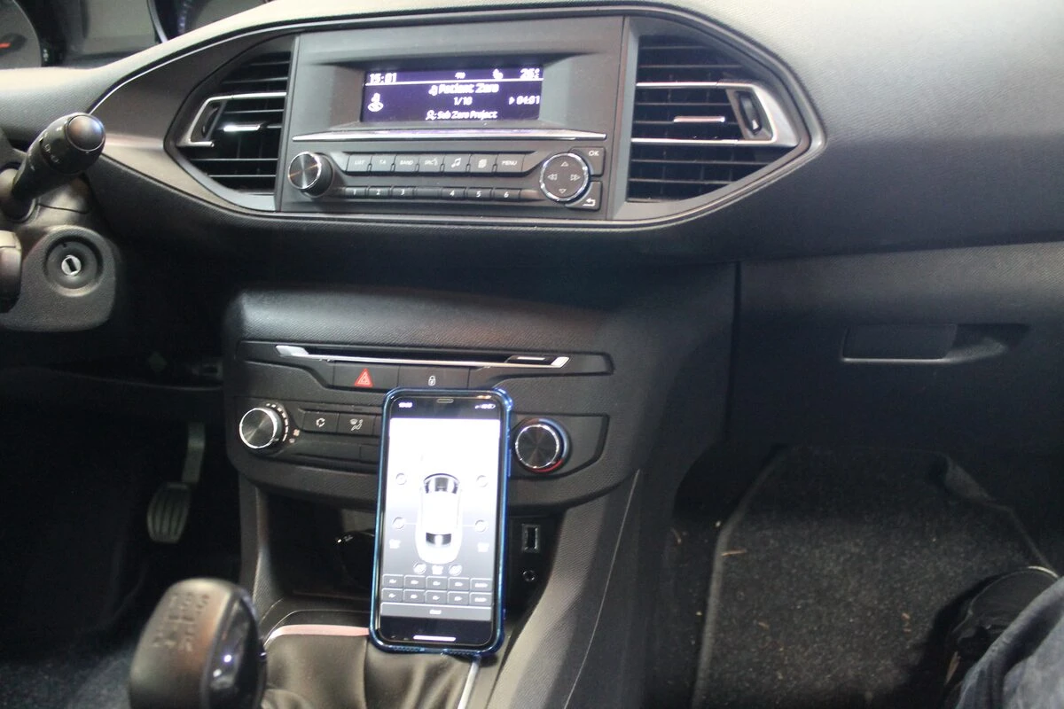 Peugeot : son amélioré avec ampli BLAM RA704DSP Pro et kits BLAM