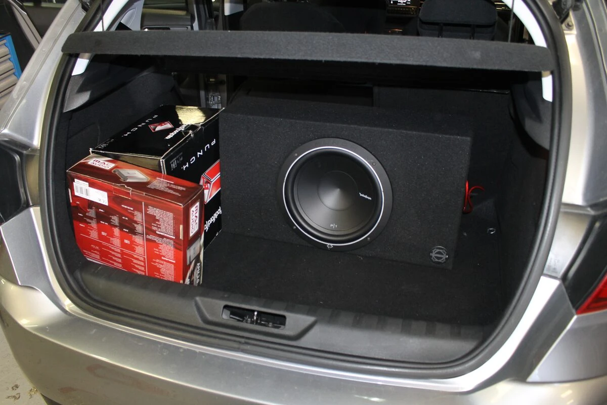 Peugeot : son amélioré avec ampli BLAM RA704DSP Pro et kits BLAM