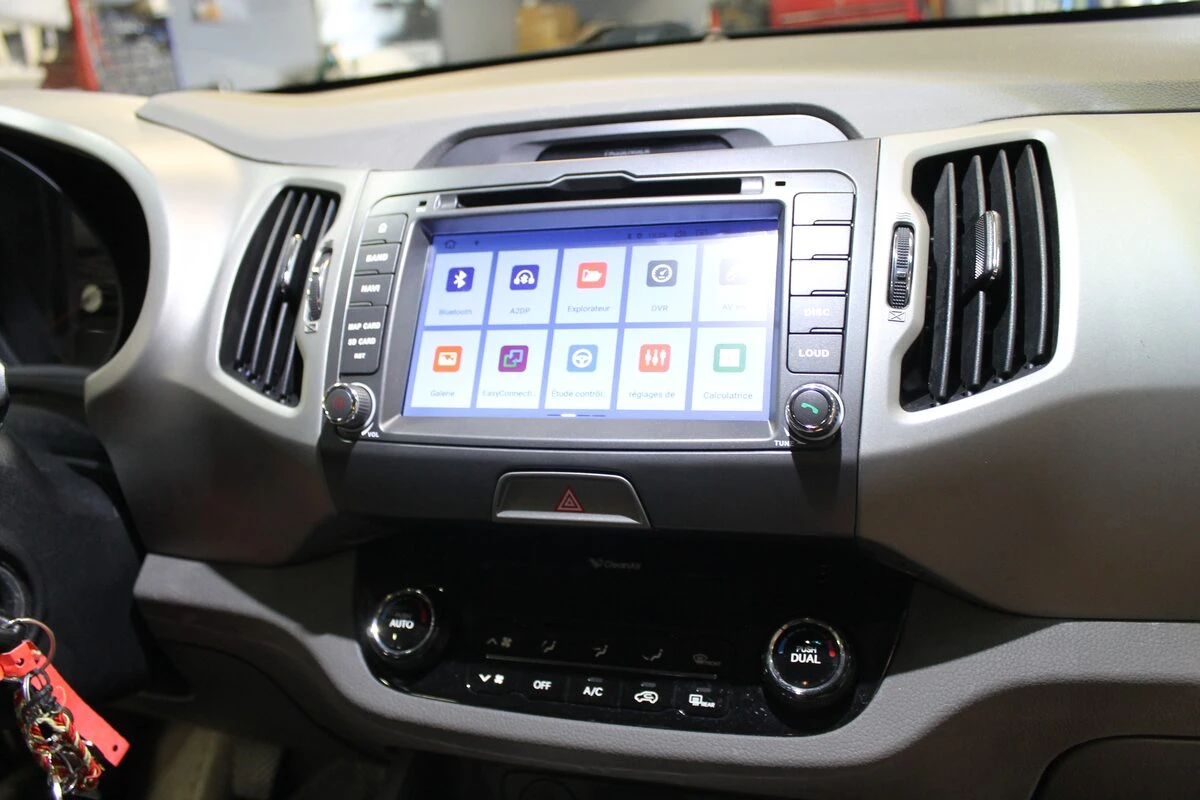 Kia Sportage 2012 : autoradio GPS Android à grand écran