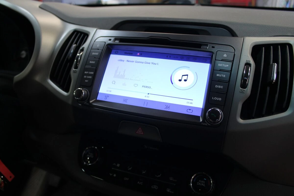 Kia Sportage 2012 : autoradio GPS Android à grand écran