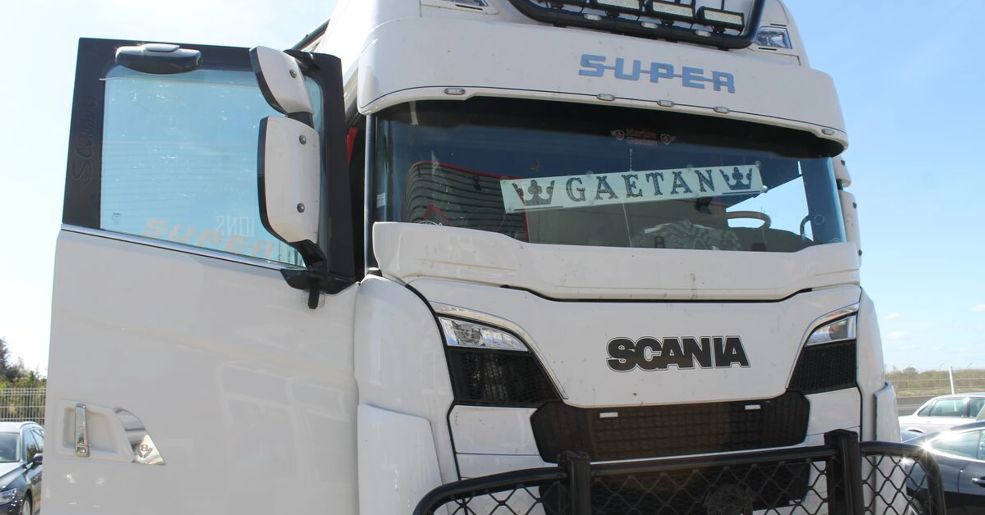 Scania : ajout d'un ampli BLAM RA704DSP Pro et réglage