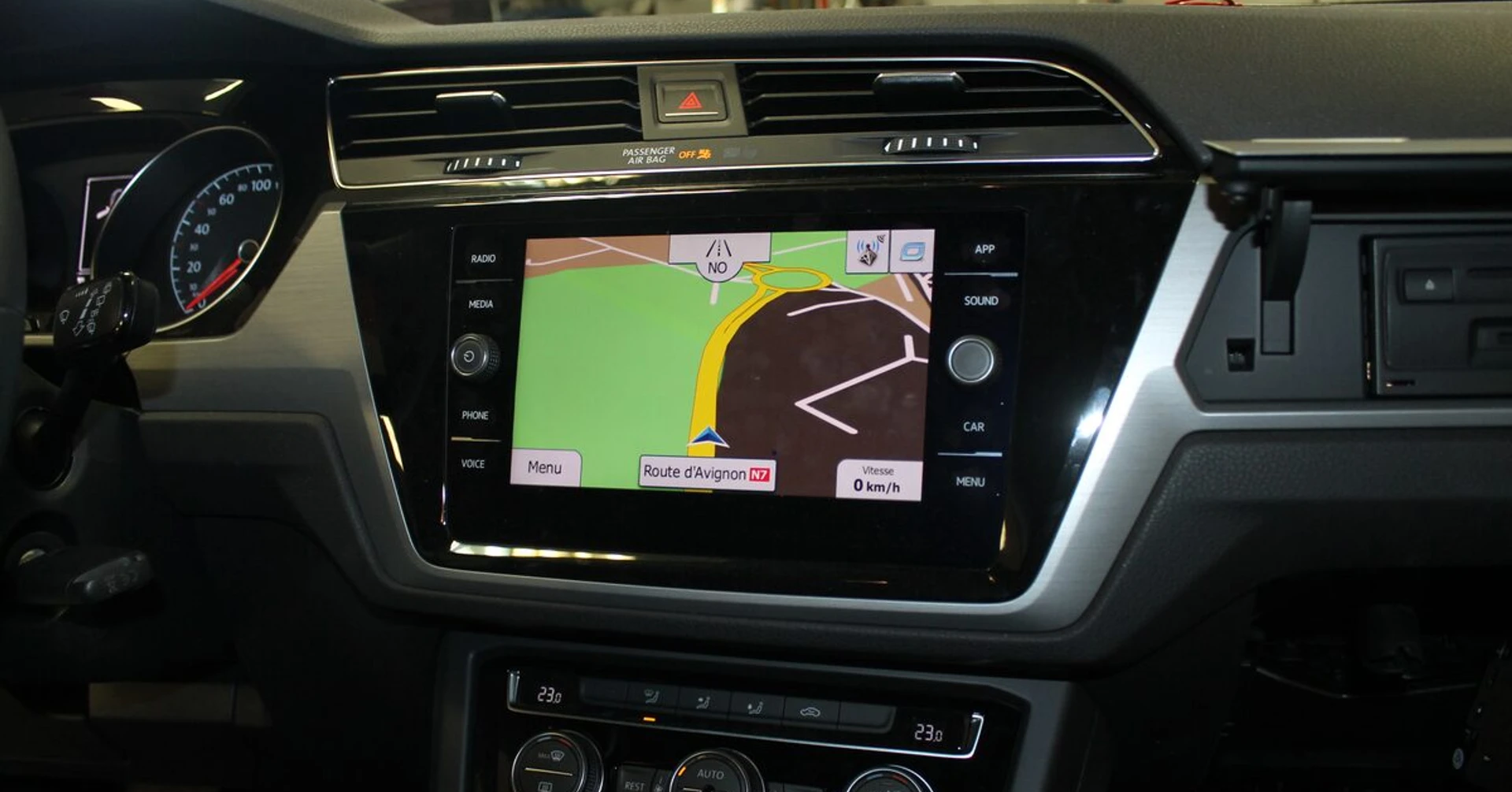 VW Touran 2018 : GPS sur écran tactile d'origine