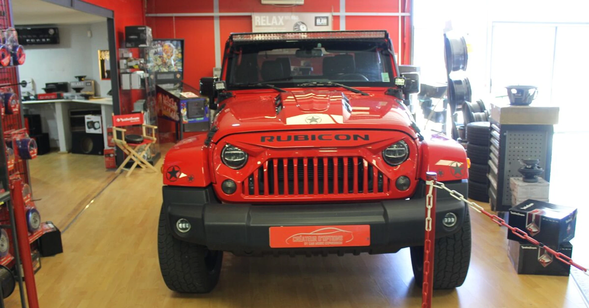 Jeep Wrangler Rubicon : Alpine INE-F904D et CarPlay