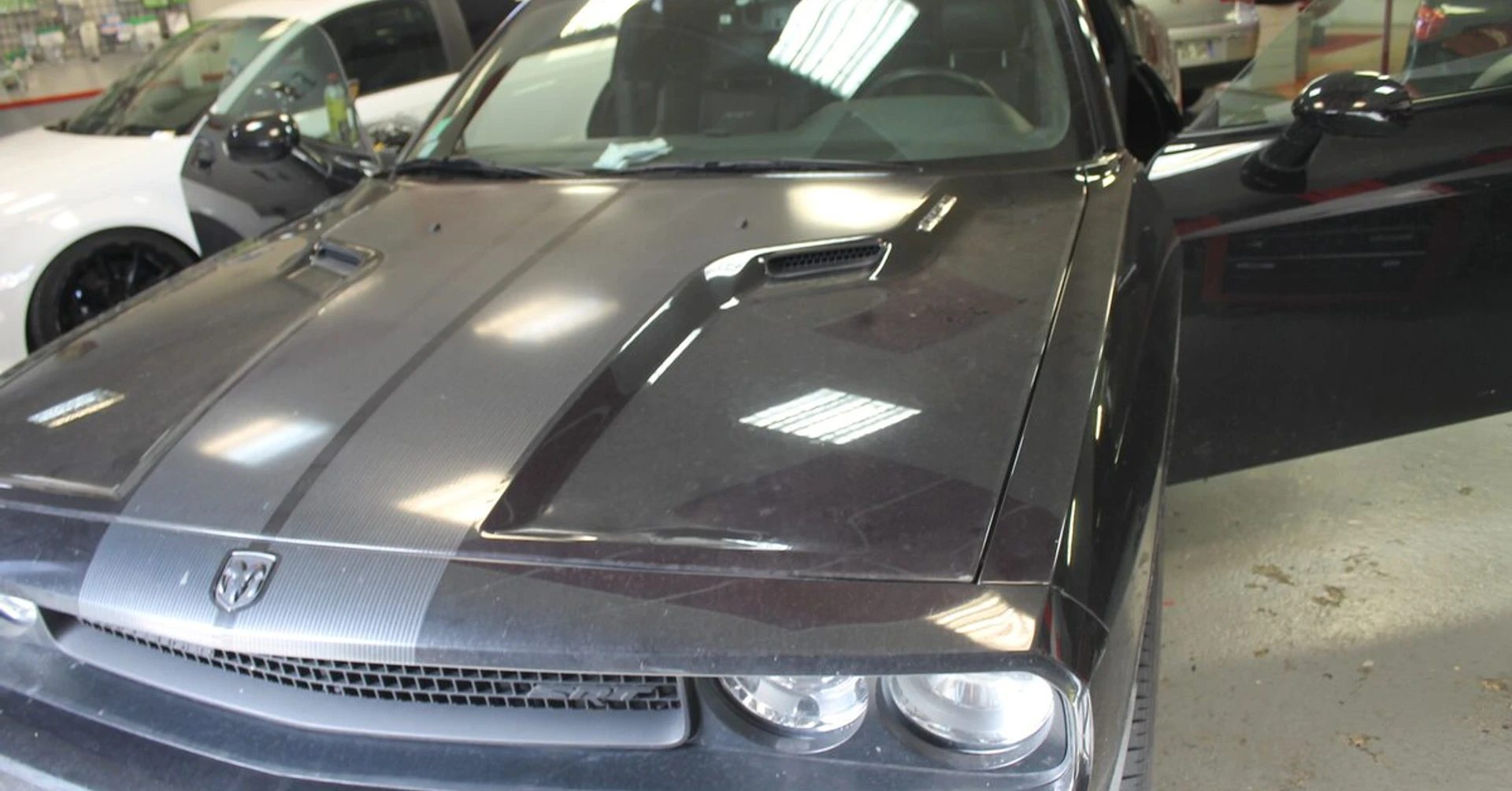 Dodge Challenger SRT8 : GPS Android et caméra de recul