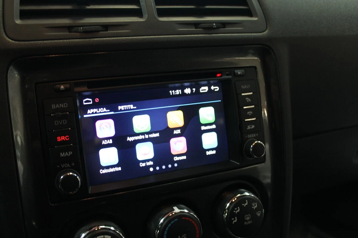 Dodge Challenger SRT8 : autoradio GPS Android et caméra de recul