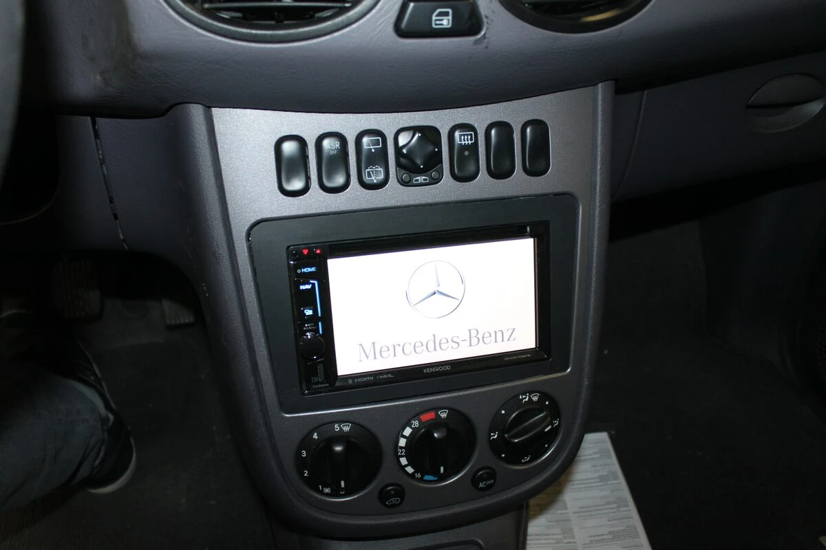 Mercedes Classe A : autoradio GPS Kenwood double DIN