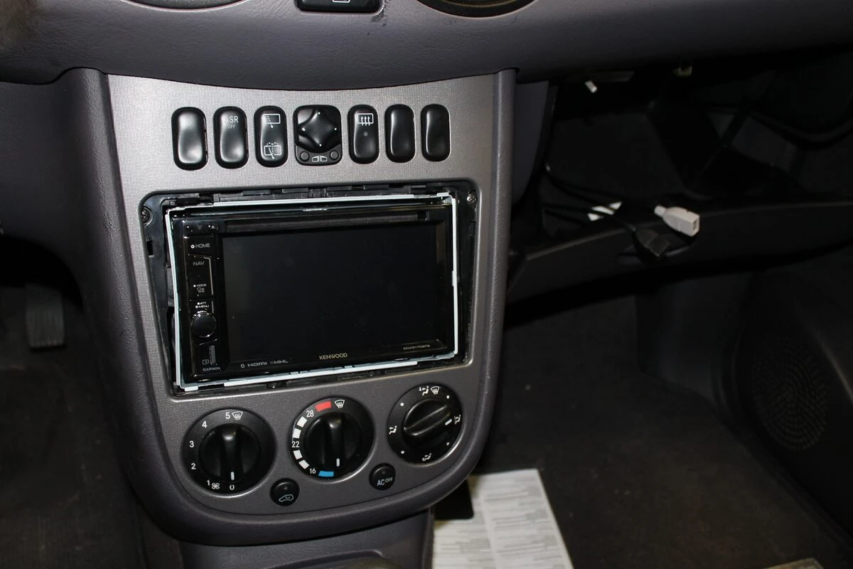 Mercedes Classe A : autoradio GPS Kenwood double DIN