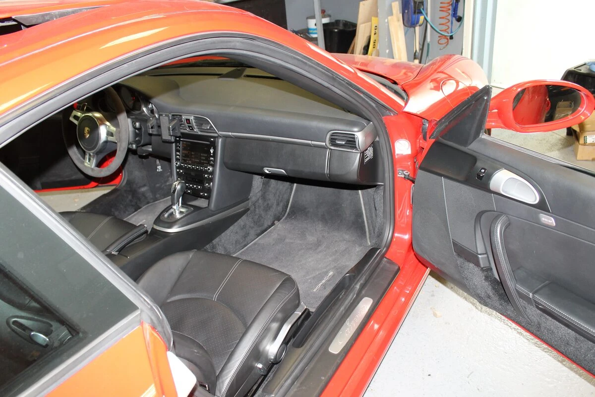 Porsche 997 : médiums de portes remplacés par des BLAM BM100RC