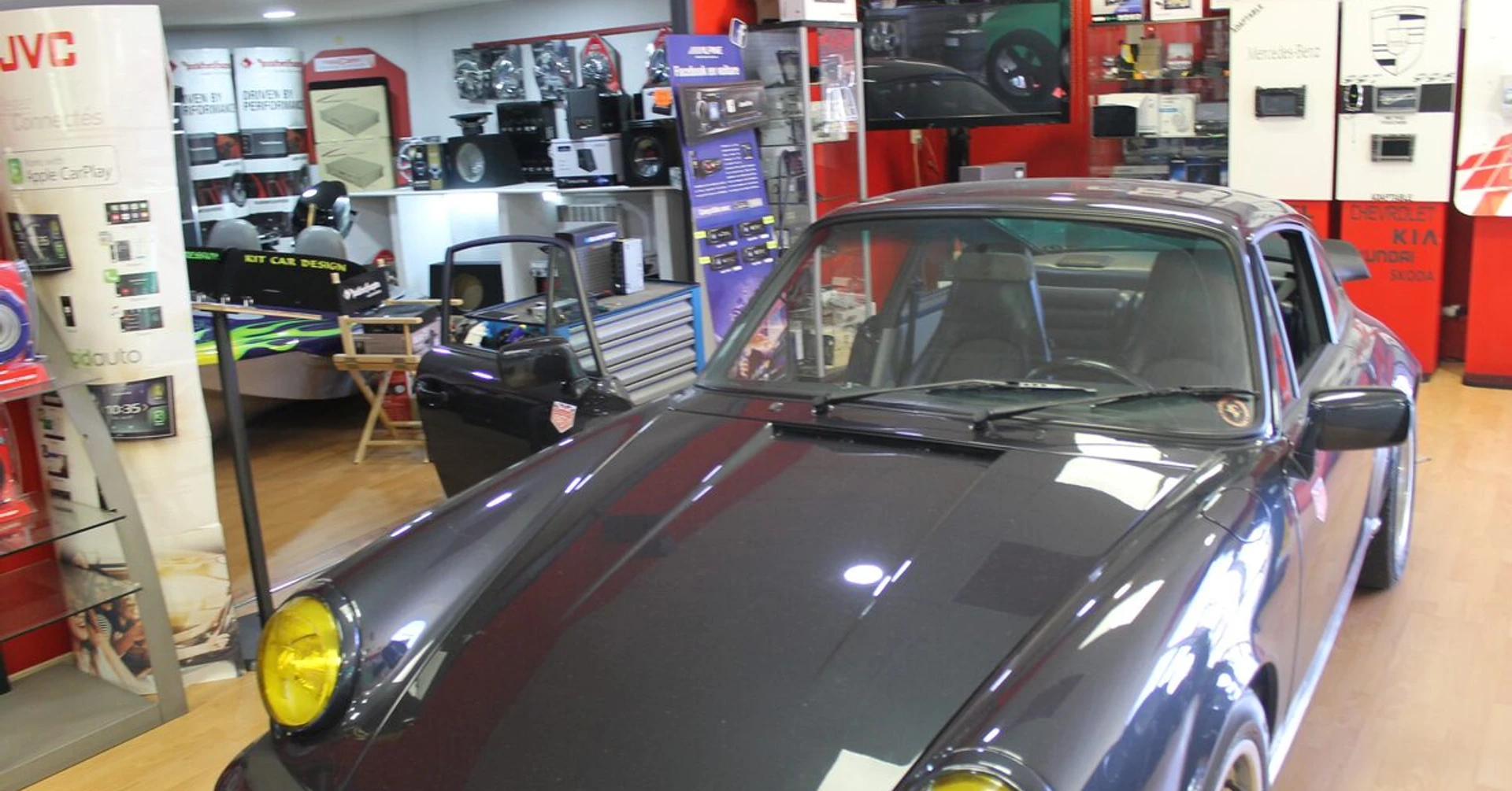 Porsche 911 3 litres : autoradio Blaupunkt Bremen SQR 46 DAB