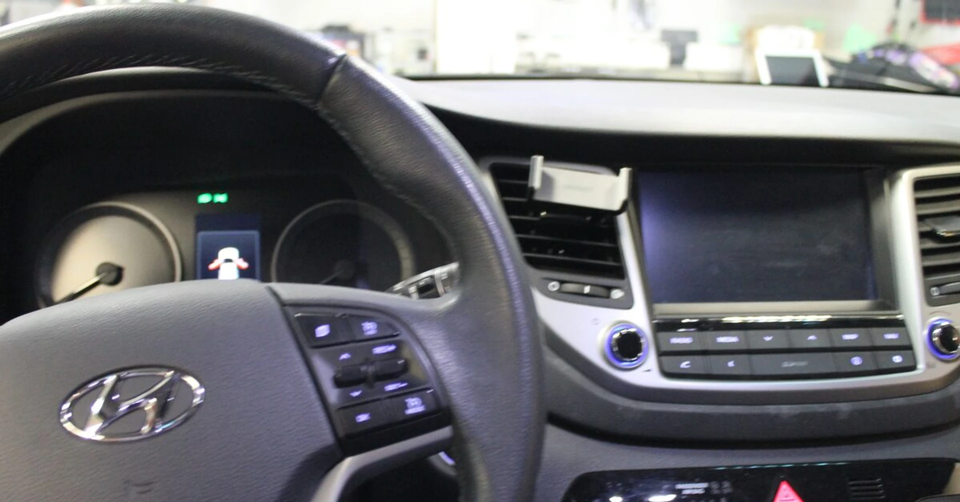 Hyundai Tucson : ampli DSP BLAM sur autoradio d'origine