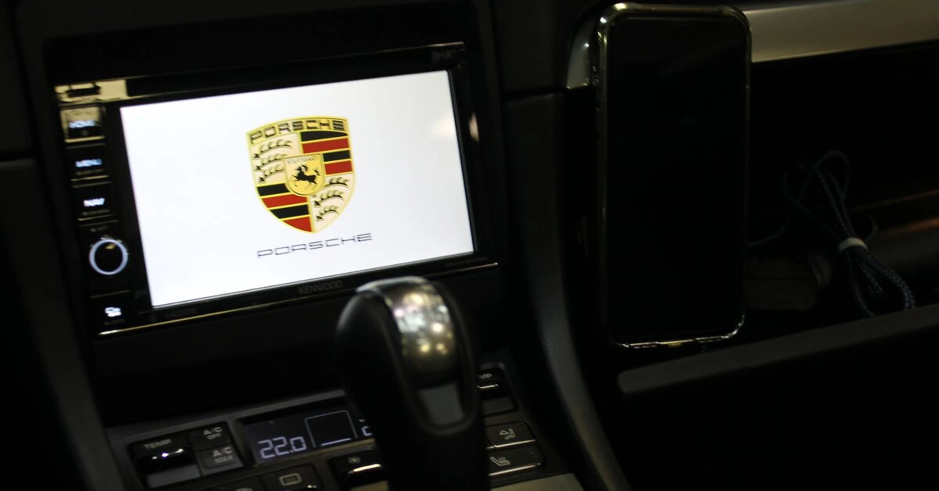 Porsche Boxster 2014 : CarPlay avec Kenwood DNX419DABS