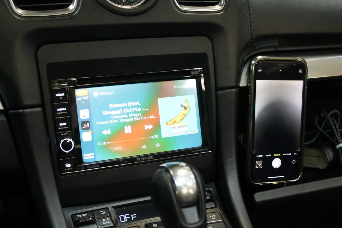 Porsche Boxster : Kenwood DNX419DABS et amplification d'origine conservée