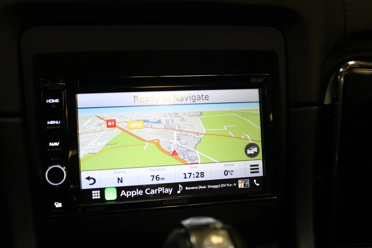 Porsche Boxster : Kenwood DNX419DABS et amplification d'origine conservée