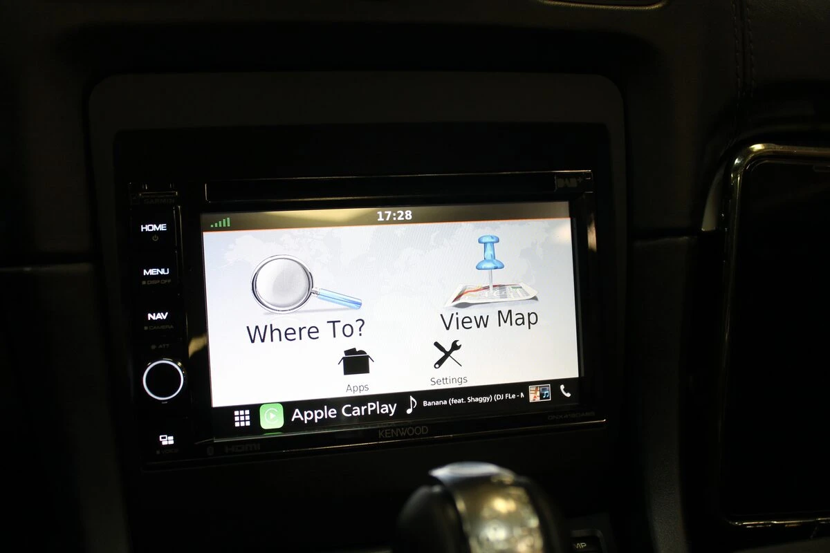 Porsche Boxster : Kenwood DNX419DABS et amplification d'origine conservée