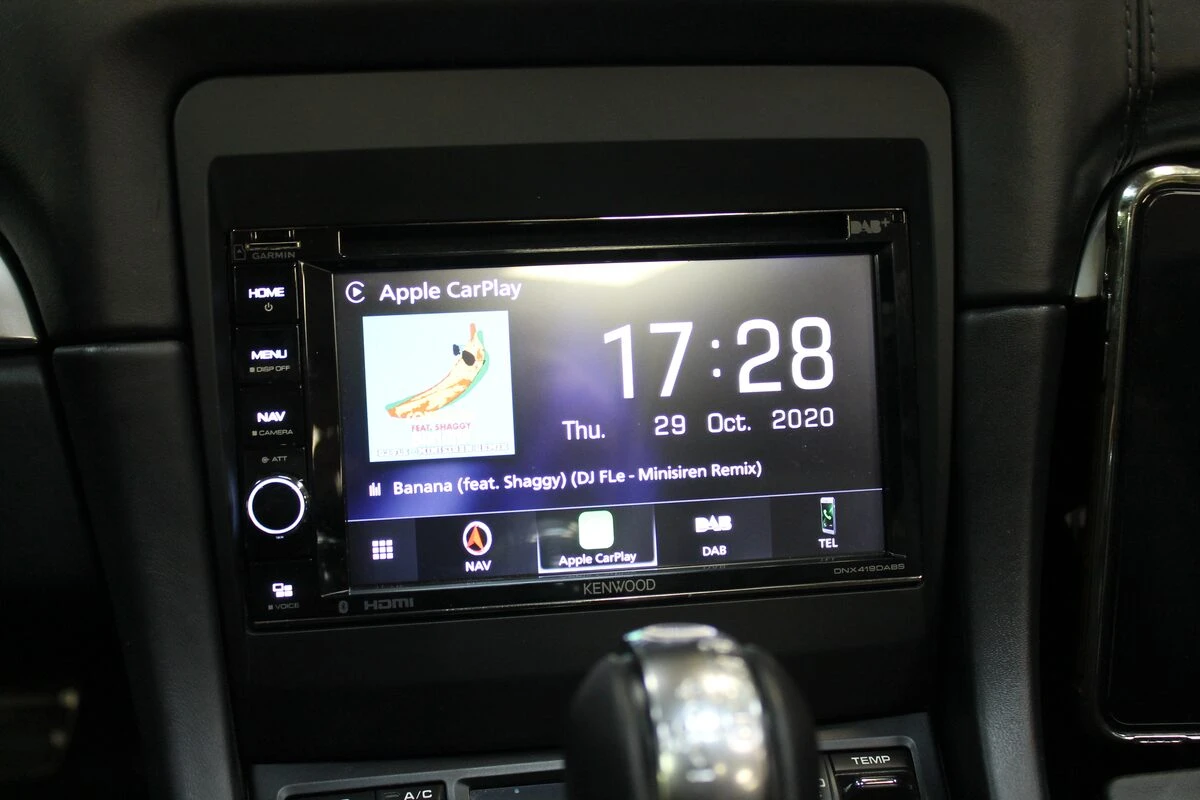 Porsche Boxster : Kenwood DNX419DABS et amplification d'origine conservée