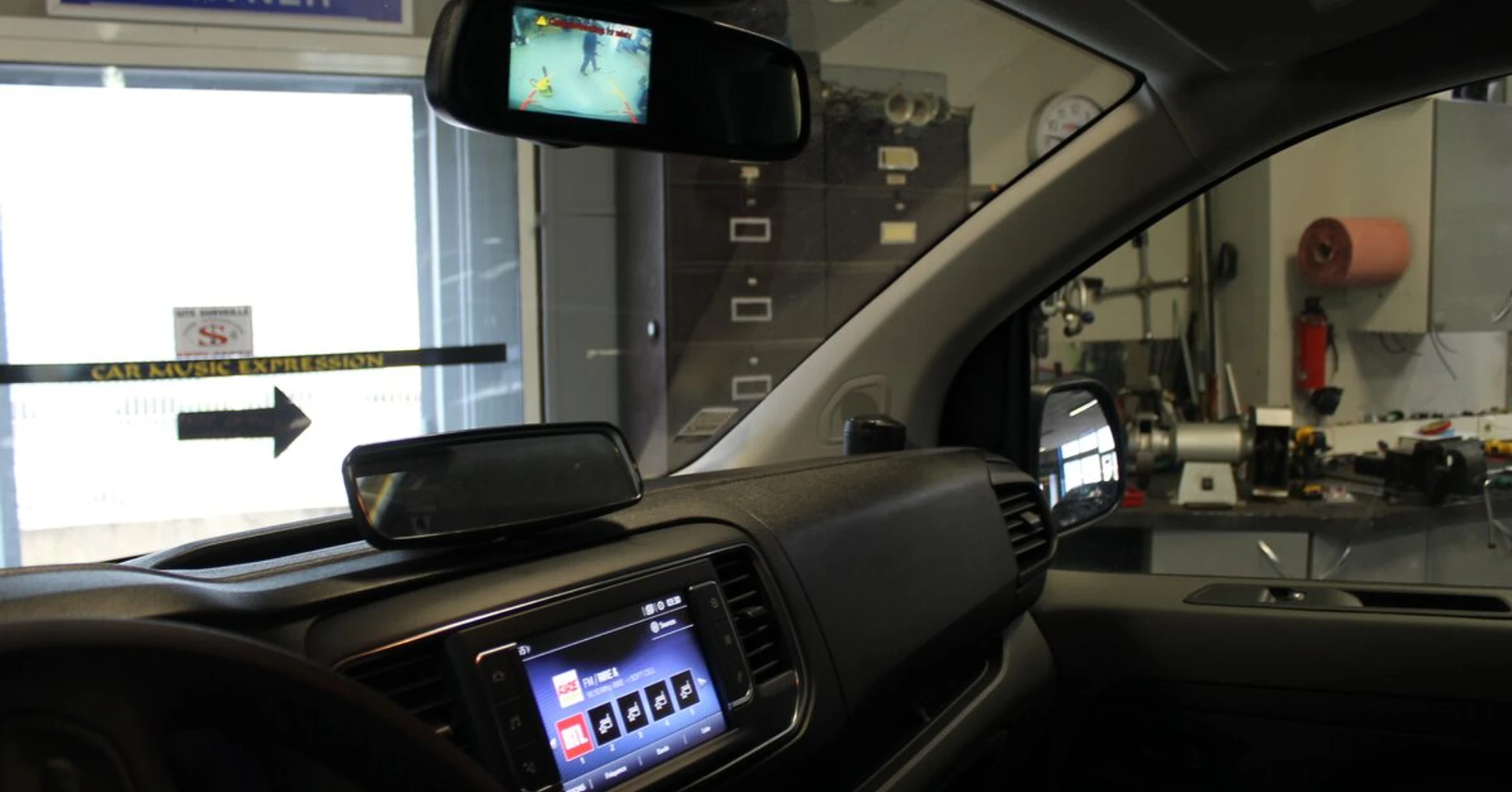 Caméra de recul Toyota ProAce sur rétroviseur intérieur