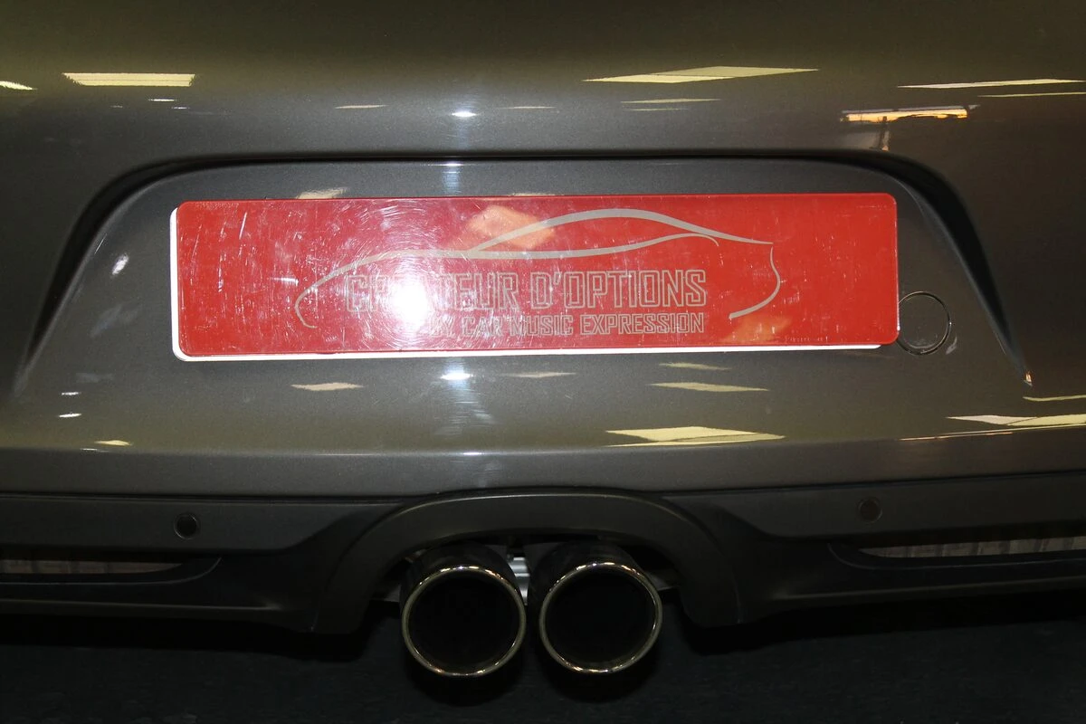 Porsche Boxster : Kenwood DNX419DABS et amplification d'origine conservée