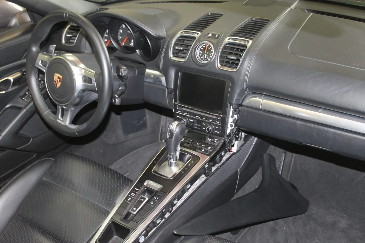 Porsche Boxster : Kenwood DNX419DABS et amplification d'origine conservée