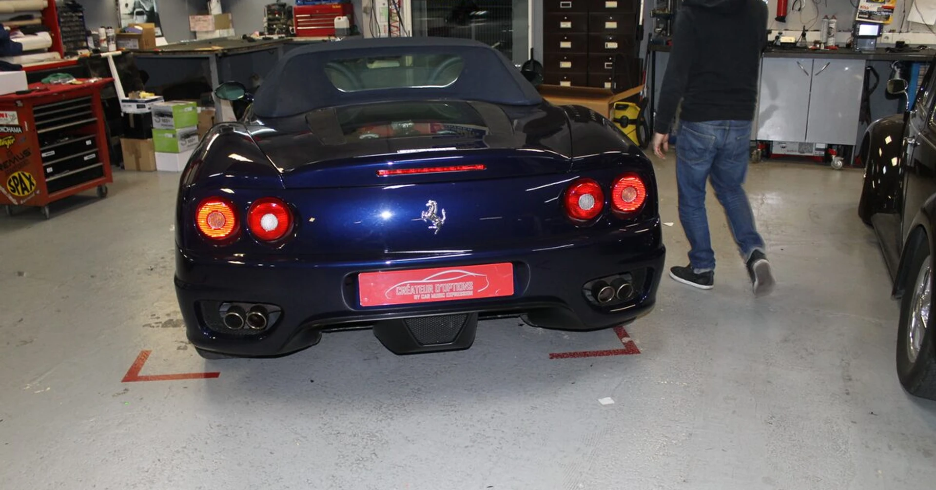 Ferrari F360 Spider : compteur converti des miles aux km/h