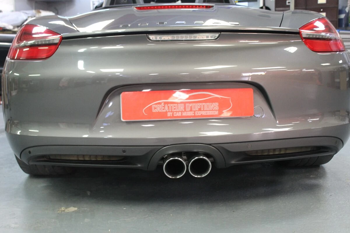 Porsche Boxster : Kenwood DNX419DABS et amplification d'origine conservée