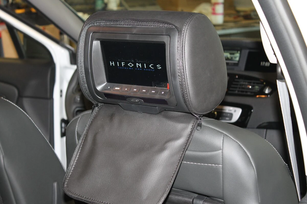 Renault Scénic : appuie-têtes DVD pour les passagers arrière