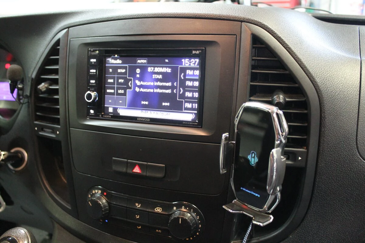 Mercedes Vito : Kenwood DNX419DABS avec CarPlay et Android Auto