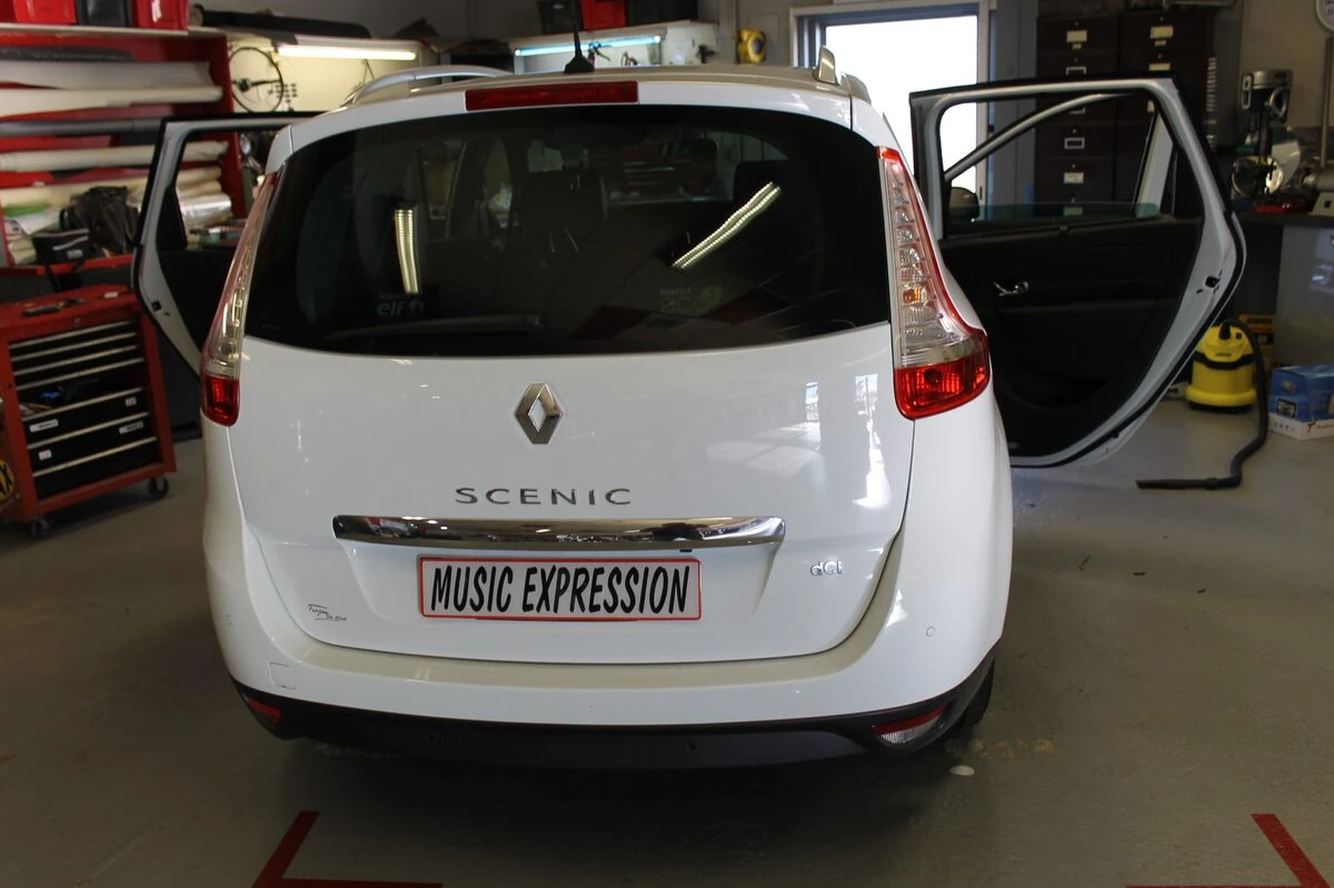 Renault Scénic : appuie-têtes DVD pour les passagers arrière