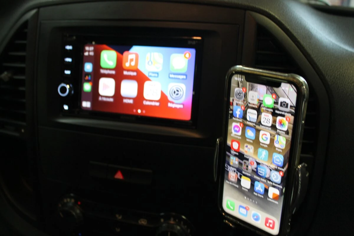 Mercedes Vito : Kenwood DNX419DABS avec CarPlay et Android Auto